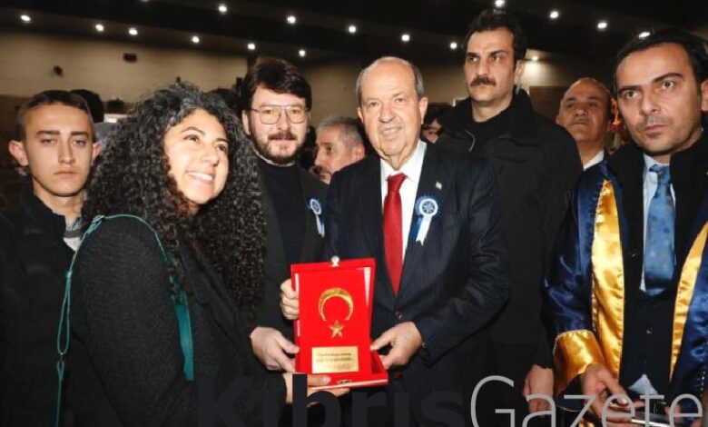Cumhurbaşkanı Tatar, Ardahan Üniversitesi’ni ziyaret etti, ilk dersi verdi 1 cumhurbaskani tatar ardahan universitesini ziyaret etti ilk dersi verdi fTpkPDW2
