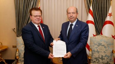 cumhurbaskani tatar insan haklari dernegi baskani isik ve yonetim kurulu uyelerini kabul etti GkSVqVaV