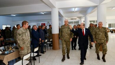 Cumhurbaşkanı Tatar, mücahit ve şehit ailelerine verilen yemeğe katıldı 7 cumhurbaskani tatar mucahit ve sehit ailelerine verilen yemege katildi 23QeAzrA