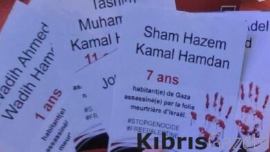 Fransa'da İsrail'in öldürdüğü çocukların adlarının yazılı olduğu broşürler AVM'de dağıtıldı 7 fransada israilin oldurdugu cocuklarin adlarinin yazili oldugu brosurler avmde dagitildi J9paQbAG