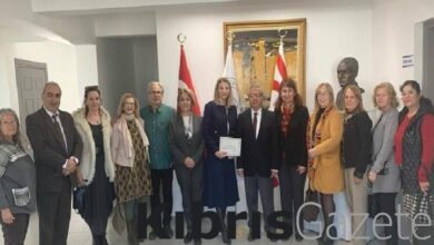 Girne Üniversitesi 60+ Yaş Tazelenme Üniversitesi’nden örnek davranış 1 girne universitesi 60 yas tazelenme universitesinden ornek davranis vEBumM25