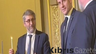 Hanuka Bayramı'nı Elysee Sarayı'nda kutlayan Macron'a laiklik eleştirisi 7 hanuka bayramini elysee sarayinda kutlayan macrona laiklik elestirisi bCeZ6es6