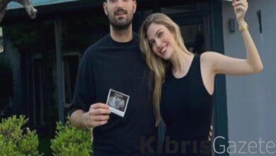 İbrahim Tatlıses'in gelini Yasemin Şefkatli, İdo Tatlıses'in ayaklarına masaj yaptı 1 ibrahim tatlisesin gelini yasemin sefkatli ido tatlisesin ayaklarina masaj yapti GZHn3Kth