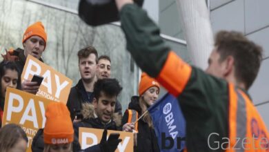 ingilterede pratisyen hekimler bir kez daha greve gitti 3 gunlugune is biraktilar tRqx2ATs