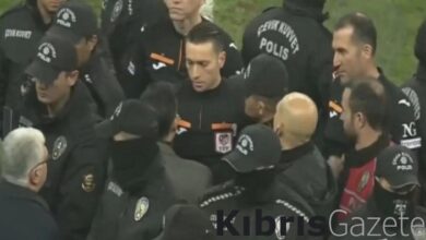 Kayseri'de olaylı maç! Maç sonu çevik kuvvet hakemin etrafını sardı 6 kayseride olayli mac mac sonu cevik kuvvet hakemin etrafini sardi MmdbCzTw