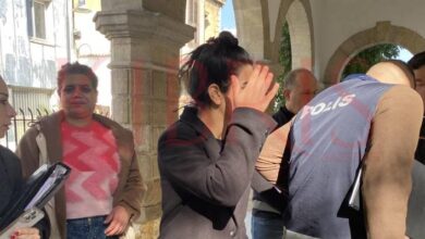 kizini ve torununu hirsizlikla sucladi bVBNWWxq