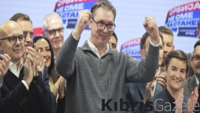 sirbistandaki genel secimde zafer iktidar partisinin oldu VOkZb56r