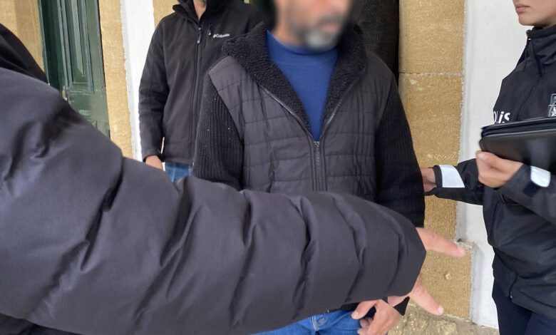 Valizleri soyan iki zanlı cezaevine gönderildi 1 valizleri soyan iki zanli cezaevine gonderildi p7kuH3ZH