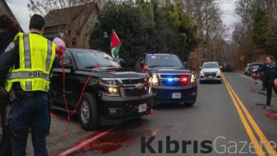 abd disisleri bakani blinkenin aracina kirmizi boya atildi Jifd41Pw