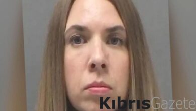 ABD'de 15 yaşındaki öğrencisiyle ilişkiye girdi: Kimseye anlatmaması için para verdi 4 abdde 15 yasindaki ogrencisiyle iliskiye girdi kimseye anlatmamasi icin para verdi 8eH62eBr