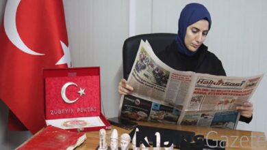 Adıyaman'da depremde kaybettiği babasının gazetesine sahip çıktı 7 adiyamanda depremde kaybettigi babasinin gazetesine sahip cikti ZXulr2Bv