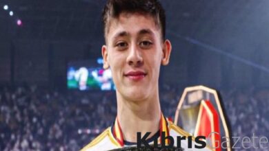 Arda Güler, Süper Kupa'yla fotoğraf çektirdi! Sosyal medya yıkıldı 1 arda guler super kupayla fotograf cektirdi sosyal medya yikildi asbgmetI