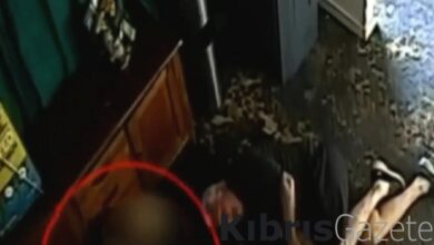 Avustralya'da yere yığılan hasta adamın bileti çalındı 10 avustralyada yere yigilan hasta adamin bileti calindi ChETBv4a