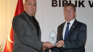 Başbakan Üstel katıldığı Muhtarlar dayanışma gecesinde vurguladı: İsias davasında ailelerimizin yanındayız 1 basbakan ustel katildigi muhtarlar dayanisma gecesinde vurguladi isias davasinda ailelerimizin yanindayiz tvd1pI5y