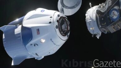crew dragon kapsulunun uluslararasi uzay istasyonuna kenetlenme ani YivUtvxc