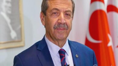 disisleri bakani ertugruloglu irfan siddiq rum tarafina yaranmak icin kibris turkune hakaret ediyor aPsaPAOb