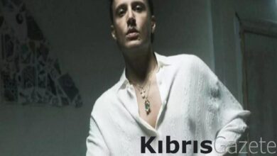 Edis'in konserinde sahneye iç çamaşırı fırlatıldı 6 edisin konserinde sahneye ic camasiri firlatildi RV2lw3tV