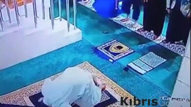 endonezyada imam secdede vefat etti cemaat namaza devam etti fnquR52L