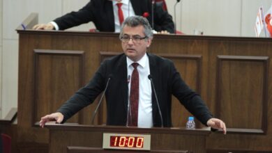 erhurman insanlar arasinda ucurum derinlesiyor ortadakiler kayboluyor 9zM8Enj5