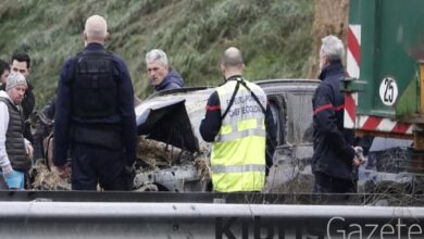 eylem yapan ciftcilerin arasina arac daldi olu ve yaralilar var xkgOjKV9