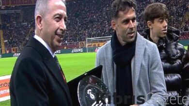 galatasaray eski futbolcusu cassio lincolne plaket verdi 4ejVgvLv