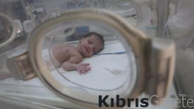 gazzedeki soykirimda olen hamile kadinin bebegi sezaryenle alindi x4rwpXrL