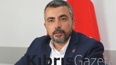 hur is asgari ucreti hatirlatmak icin yarin calisma bakanligi onunde et7jm8mY