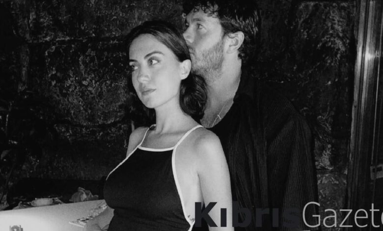 İsmail Ege Şaşmaz ve Hande Ünal ailesi büyüyor: Azra bebek dünyaya geldi! 1 ismail ege sasmaz ve hande unal ailesi buyuyor azra bebek dunyaya geldi QFF81eTD