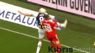 Kadıköy'de tartışılan an! Fenerbahçe penaltı bekledi, hakem devam dedi 2 kadikoyde tartisilan an fenerbahce penalti bekledi hakem devam dedi 3PuJ6MWx