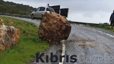 kayalar sadrazam koy yolunda toprak kaymasi suruculer dikkat QCwXxBFK