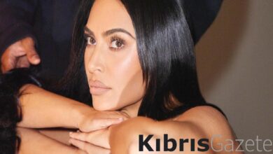kim kardashian elestirilere inat paylasti sutyeni ve saten geceligiyle poz verdi VivHb3Xw
