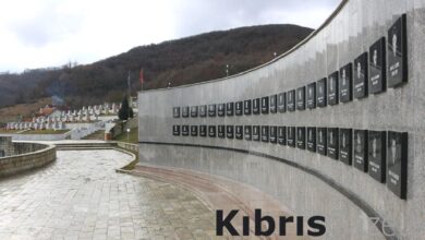 Kosova'da Reçak Katliamı'nın 25. yılı anıldı 5 kosovada recak katliaminin 25 yili anildi zmycFNpT