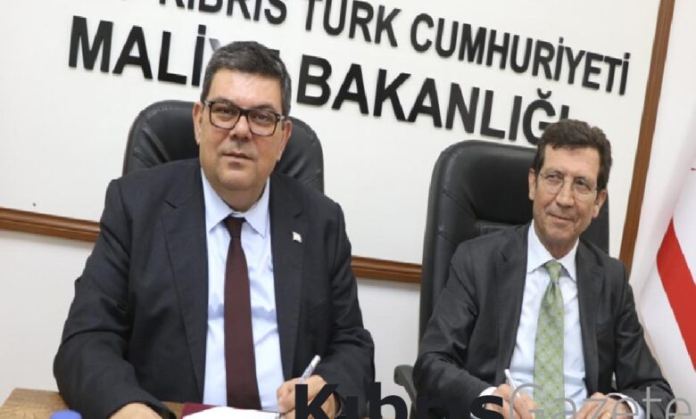 MALİYE BAKANLIĞI İLE KKTC MERKEZ BANKASI ARASINDA PANDEMİ DÖNEMİNDE KULLANDIRILAN KREDİLER İLE İLGİLİ DÜZENLENEN PROTOKOL İMZALANDI 1 maliye bakanligi ile kktc merkez bankasi arasinda pandemi doneminde kullandirilan krediler ile ilgili duzenlenen IM2sZSPE