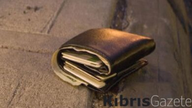 yerde buldugu cuzdani caldi kredi kartindan harcama yapti JszSkIRY