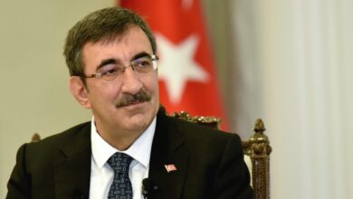 yilmaz yarin adaya gelecek H1FtSsV7