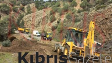 yol icerisinde dusen topraklar temizleniyor u94EMELO