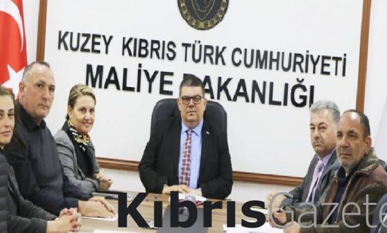 Bakan Berova, Muhtarlar Birliği Derneği heyetini kabul etti 1 bakan berova muhtarlar birligi dernegi heyetini kabul etti QkHVmUn9