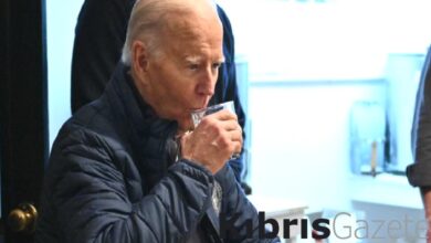 biden kimyasallardan etkilenen bolgede zehirli olmadigini gostermek icin su icti rlivvnxI