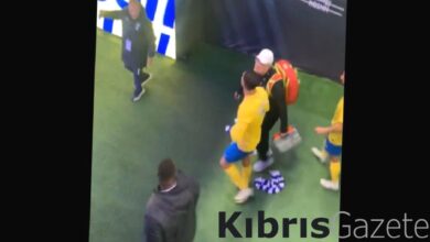 Cristiano Ronaldo'dan olay hareket: Al Hilal formasını şortuna soktu 4 cristiano ronaldodan olay hareket al hilal formasini sortuna soktu VpfWMCyz