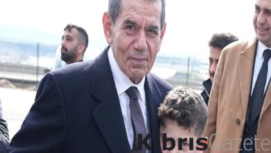 Dursun Özbek, depremin 1. yılında anma törenine katıldı 7 dursun ozbek depremin 1 yilinda anma torenine katildi uj2eMztj