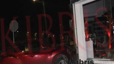 gonyelide bir arac dukkana daldi OXg498ie