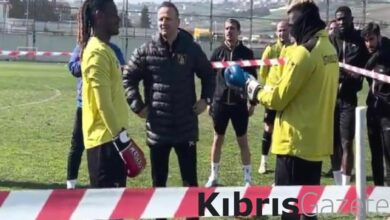 İstanbulspor'da Osman Zeki Korkmaz'dan ilginç barıştırma yöntemi 10 istanbulsporda osman zeki korkmazdan ilginc baristirma yontemi FEEHN8kq