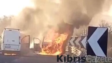 italyada cete uyeleri para dagitan araci soydu pM3Zw5fp