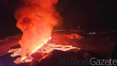 İzlanda'da yanardağ patladı: Akan lavlar kamerada 1 izlandada yanardag patladi akan lavlar kamerada yZ3tEvn7