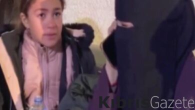 katil israil bebekleri olduruyor bu korpe yavrumun ne gunahi vardi JFOZ1jRr