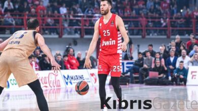 olympiakos alec petersin sozlesmesini yeniledi UwMwLnpN