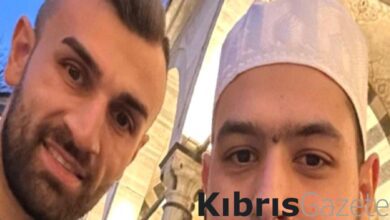 serdar dursun sukur namazi icin eyup sultan camiinde U1UqJTZR