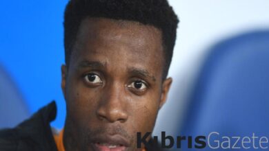 Wilfried Zaha, stadı ıslık çalarak terk etti 10 wilfried zaha stadi islik calarak terk etti tBOAWpBl