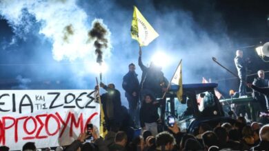 Yunan çiftçilerden traktörlü protesto! 7 yunan ciftcilerden traktorlu protesto zu9Mb8Xy