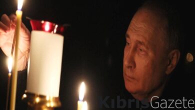 Putin, Moskova'daki terör saldırısında ölenlerin anısına mum yaktı 8 putin moskovadaki teror saldirisinda olenlerin anisina mum yakti e5CAk48U